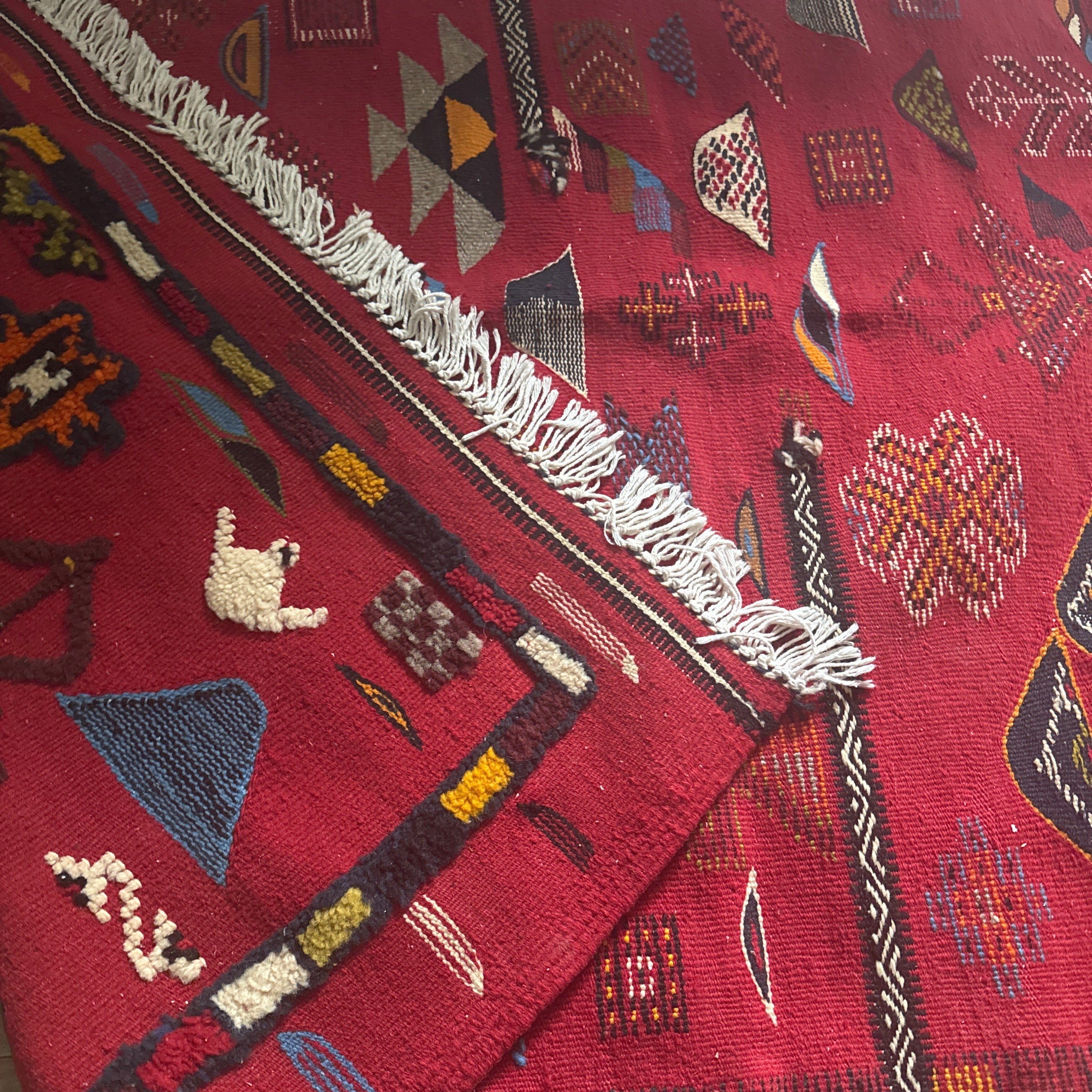 Handwoven Taznakht Wool Rug – 163x120 cm | Rich Red Berber Motifs