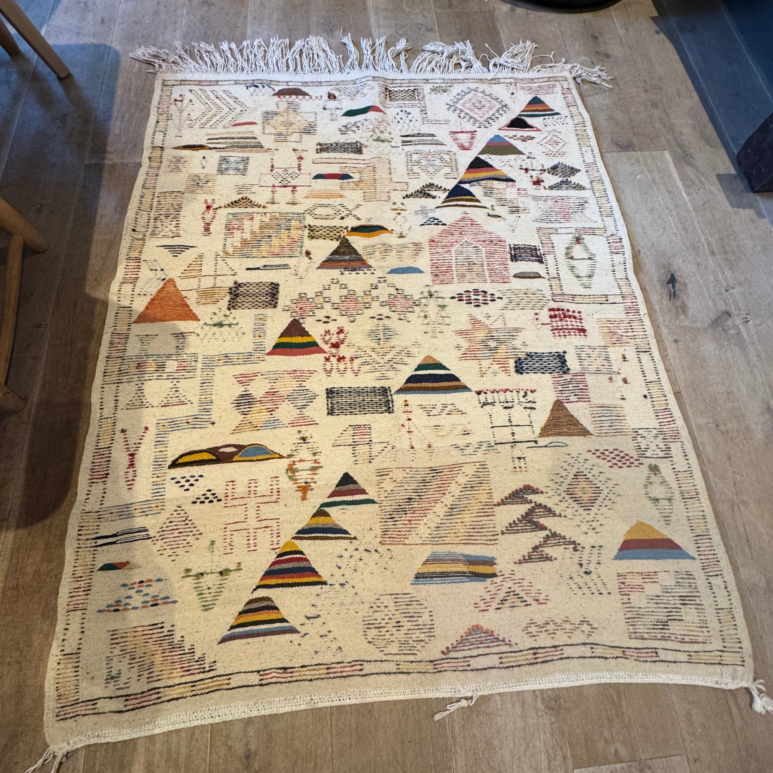 Reversible Taznakht Wool Rug – Berber Symbols | 150 x 118 cm