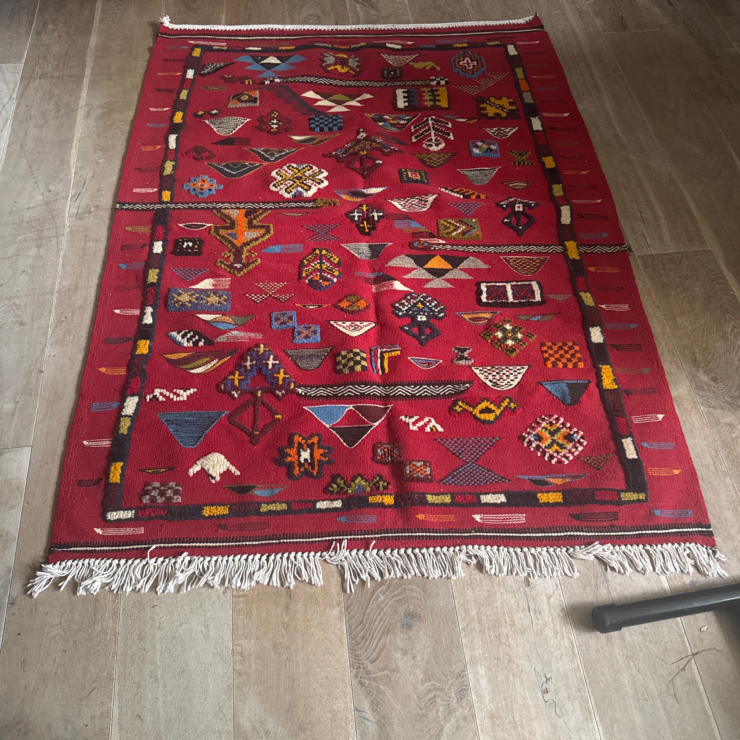 Handwoven Taznakht Wool Rug – 163x120 cm | Rich Red Berber Motifs