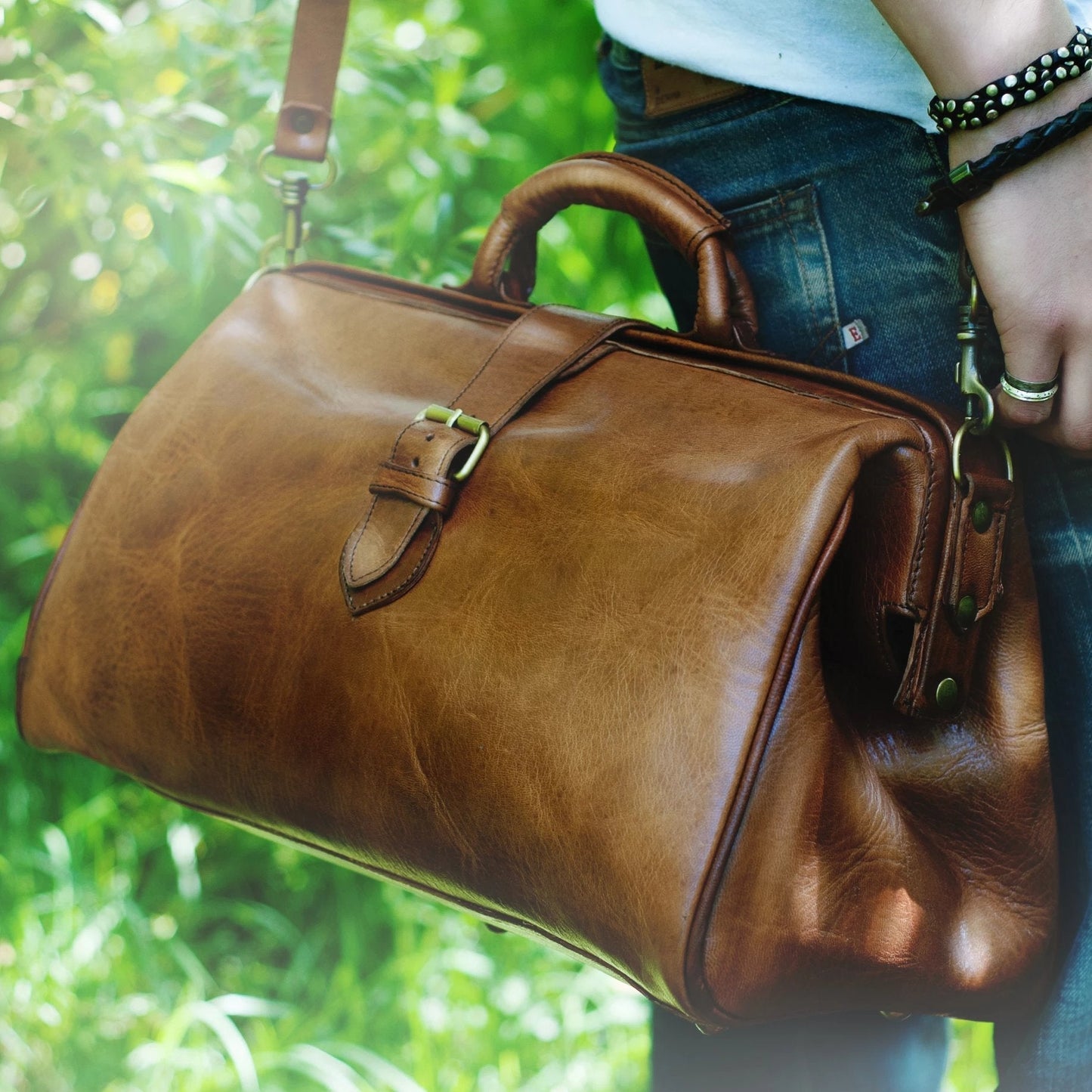 Doctor Bag - Tan - Artisan Stories