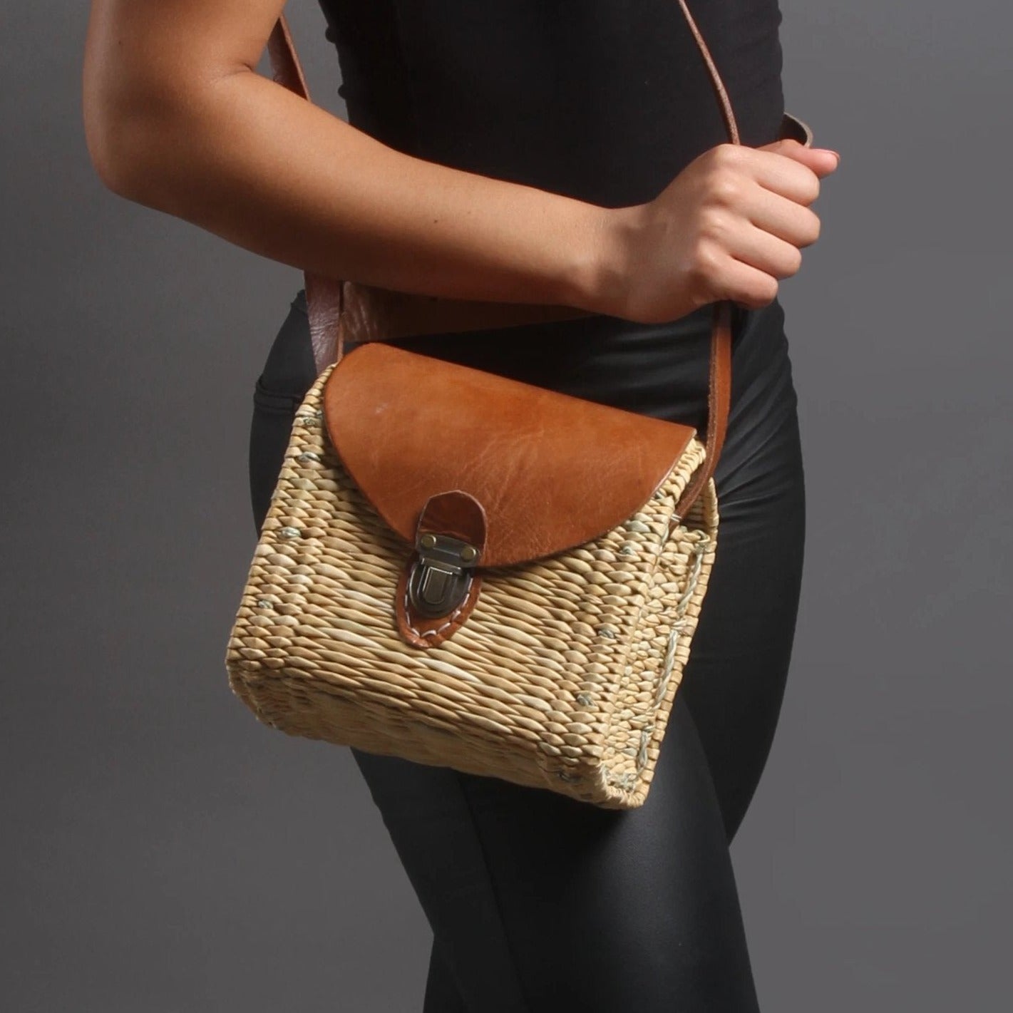 Friday wicker Crossbody-ISMAD LONDON