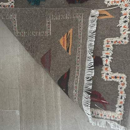 Taznakht Rug white trimming Ember Grey – Small