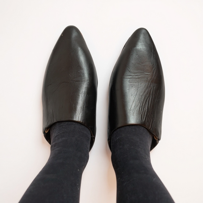 Classic Moroccan Black Babouche Slippers – Handmade Leather