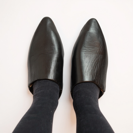 Classic Moroccan Black Babouche Slippers – Handmade Leather