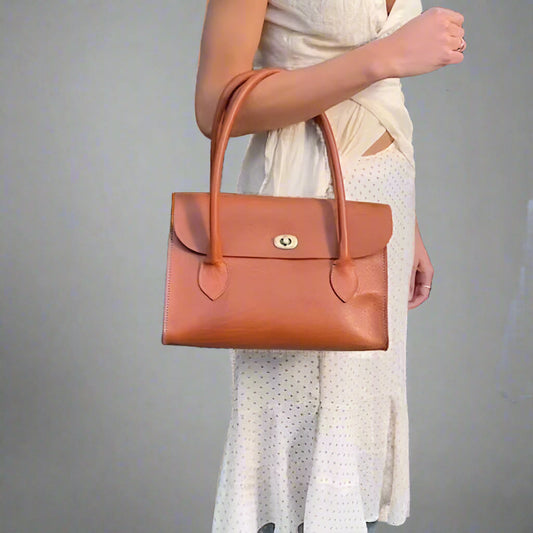 Baguette leather handbag tan - Artisan Stories