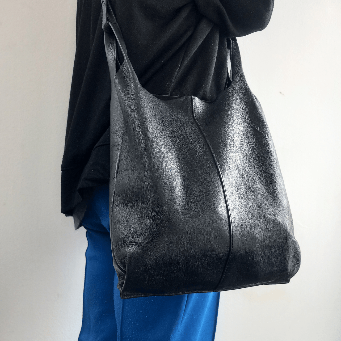 Classic Leather Tote carrier Bag - Navy Blue - Artisan Stories