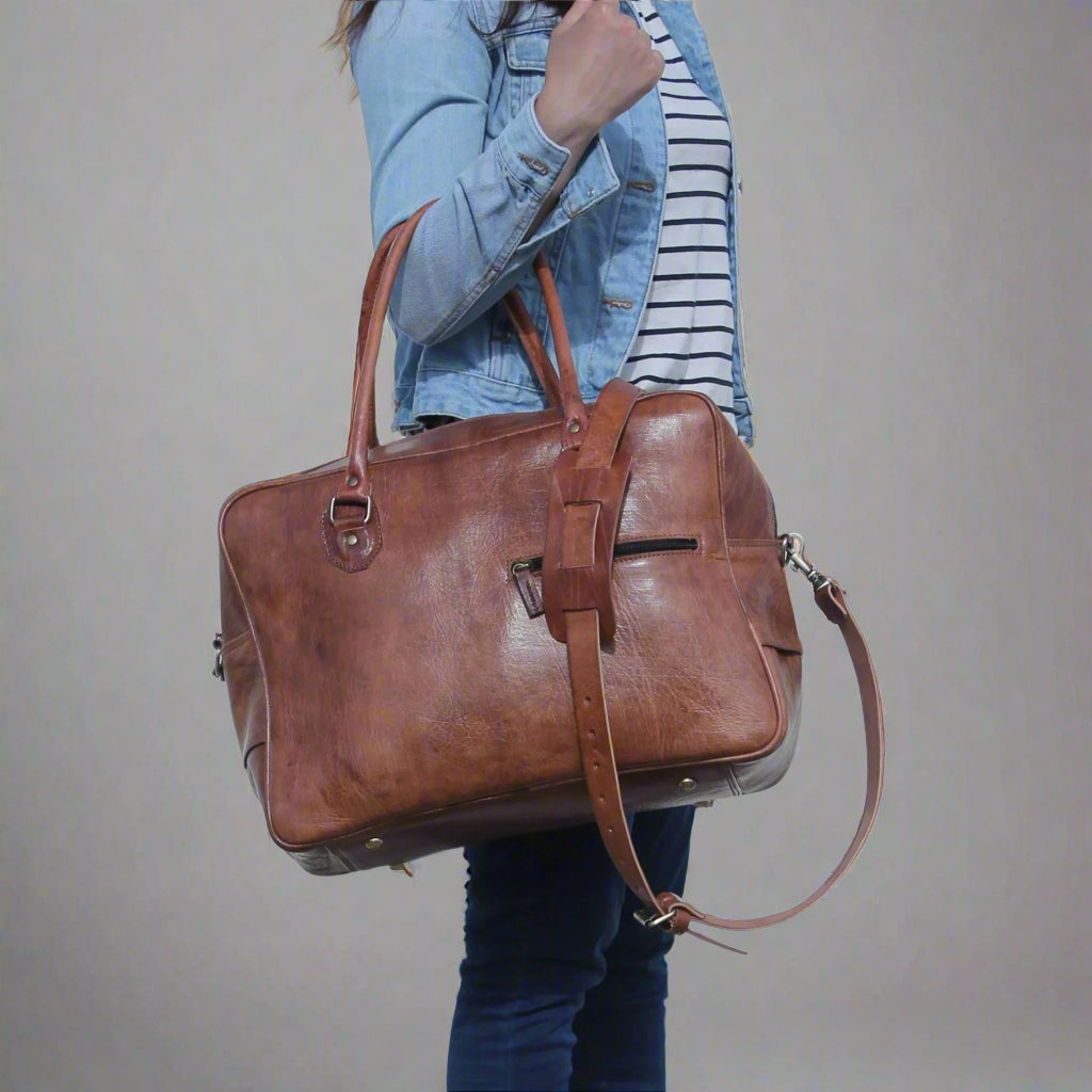 Fred Overnight Bag - Tan - Artisan Stories