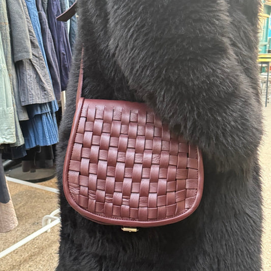 Leather Sam Woven Saddle Bag - burgundy - Artisan Stories