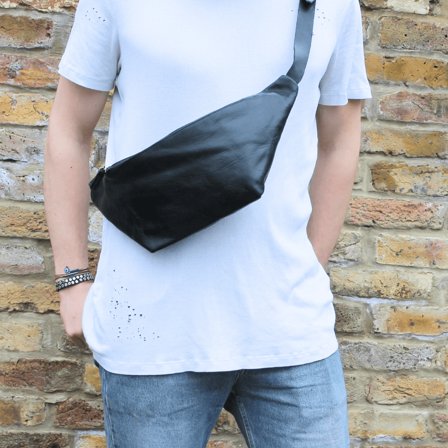 Leather Sling Bum Bag Simo Black - Artisan Stories